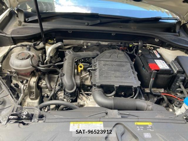 Audi Q2 2019-12 8740618-14