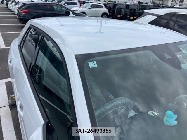 Audi Q2 2018-06 8779554-2