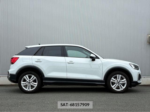 Audi Q2 2023-10 8827910-10