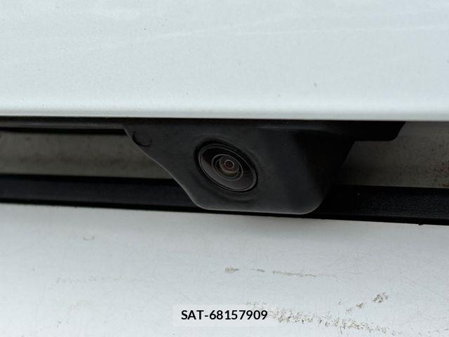Audi Q2 2023-10 8827910-16