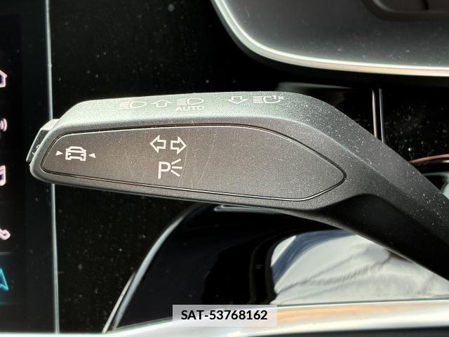 Audi Q3 2025-05 4638081-9