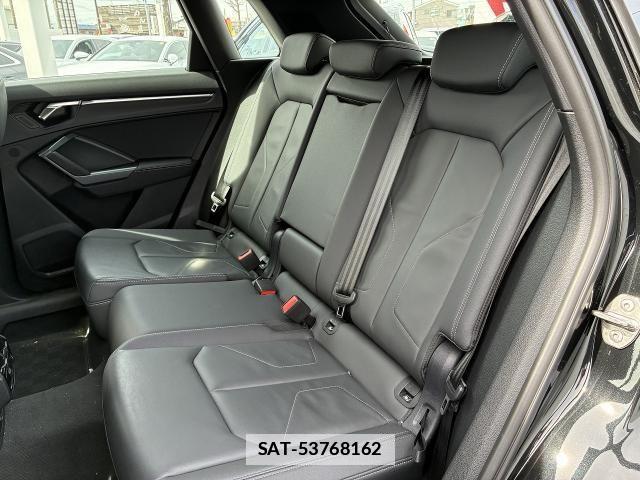 Audi Q3 2025-05 4638081-14