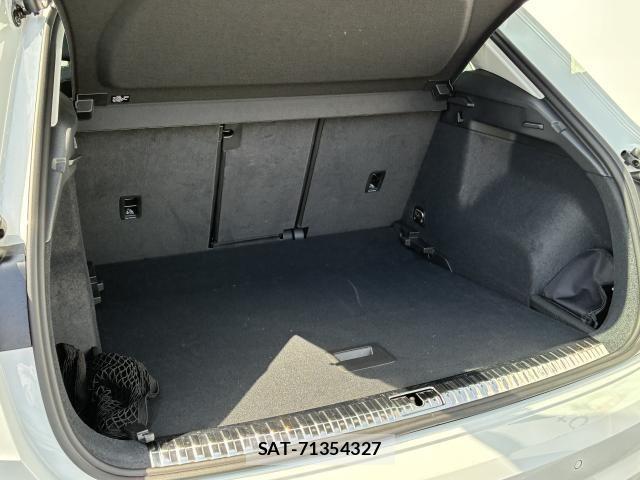 Audi Q3 2024-12 6610617-15