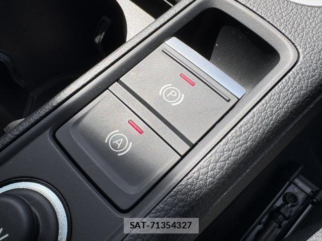 Audi Q3 2024-12 6610617-24