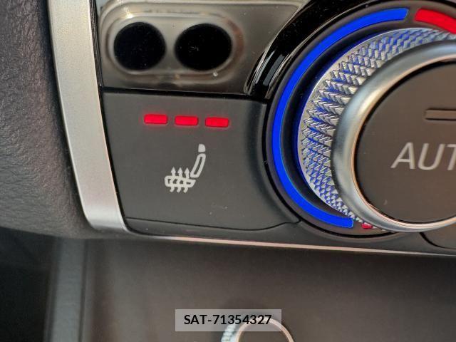 Audi Q3 2024-12 6610617-7