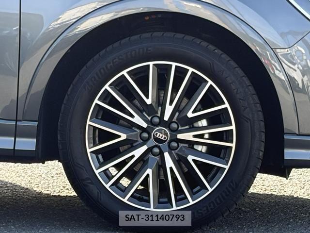 Audi Q3 2024-08 6675030-17