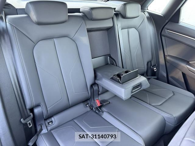 Audi Q3 2024-08 6675030-4