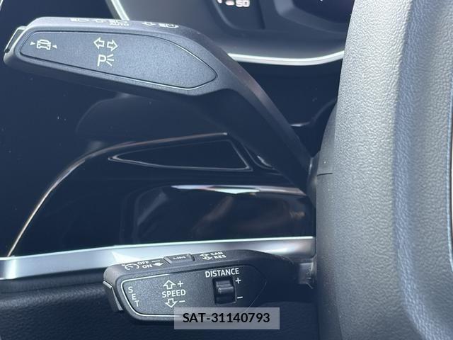 Audi Q3 2024-08 6675030-7