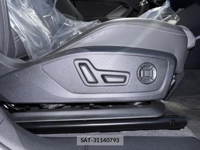 Audi Q3 2024-08 6675030-8