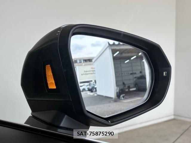 Audi Q3 2024-08 6750900-9