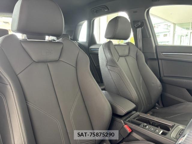 Audi Q3 2024-08 6750900-3