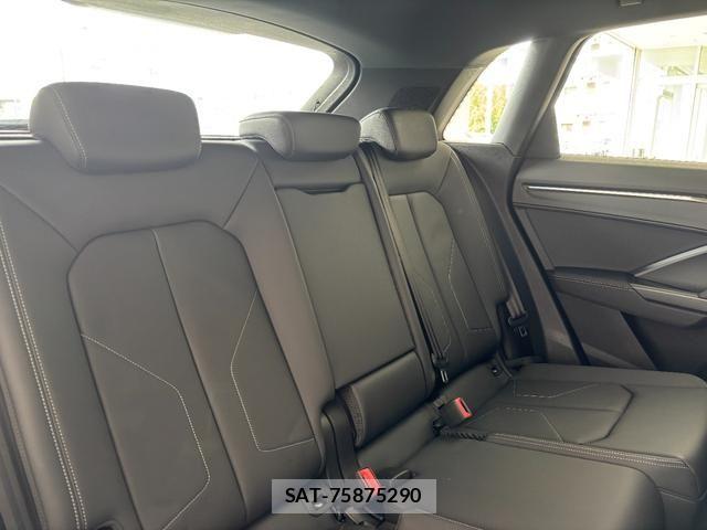 Audi Q3 2024-08 6750900-4