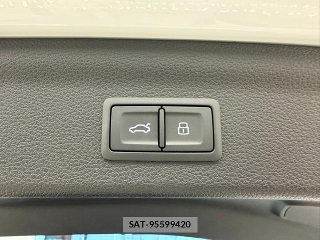 Audi Q3 2024-08 6813805-12