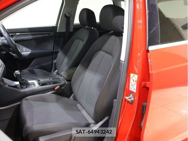Audi Q3 2021-07 6813812-14