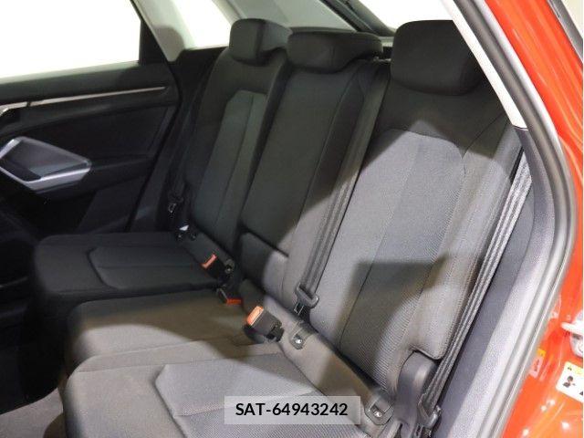 Audi Q3 2021-07 6813812-15