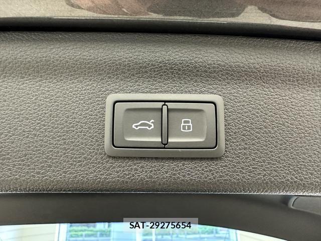 Audi Q3 2024-08 6813804-9