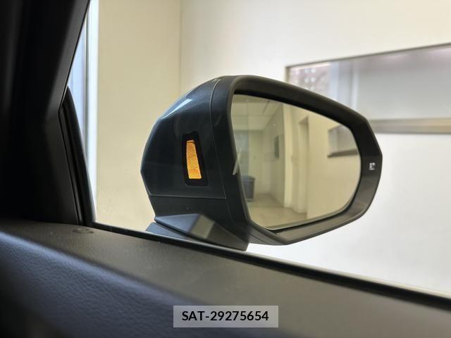 Audi Q3 2024-08 6813804-13