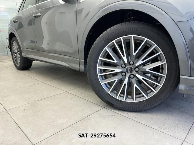 Audi Q3 2024-08 6813804-16