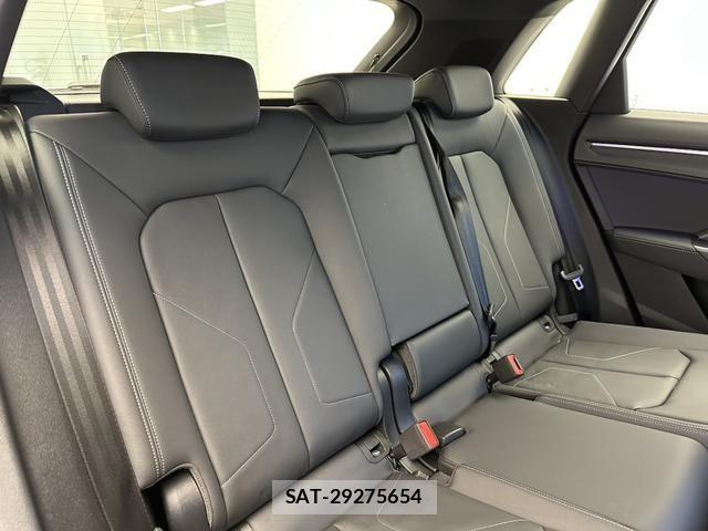 Audi Q3 2024-08 6813804-4