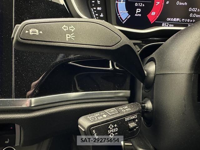 Audi Q3 2024-08 6813804-7