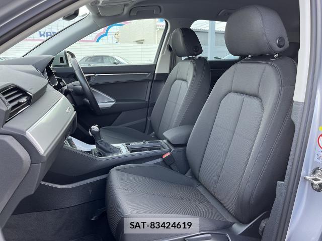 Audi Q3 2021-06 6902286-11