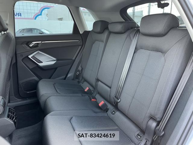 Audi Q3 2021-06 6902286-12