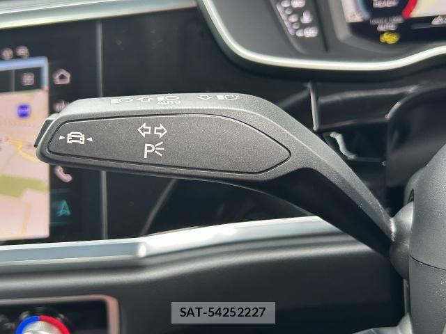 Audi Q3 2024-12 7325749-9
