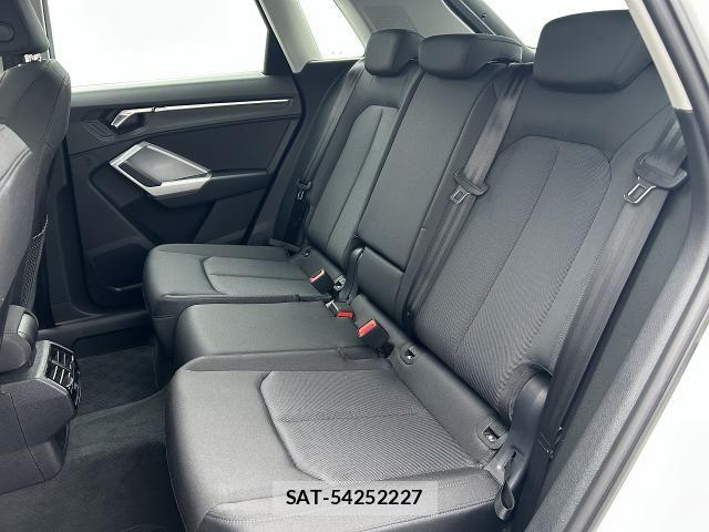 Audi Q3 2024-12 7325749-14