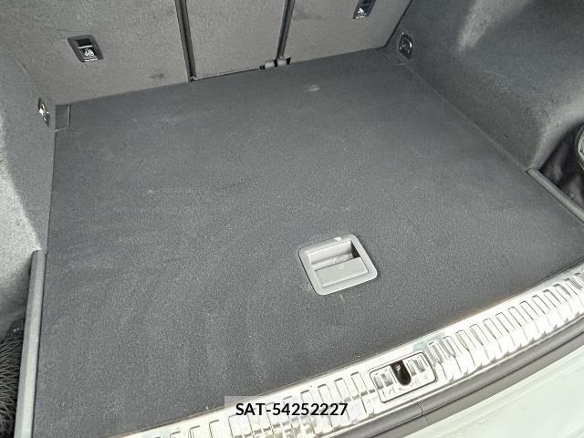 Audi Q3 2024-12 7325749-15