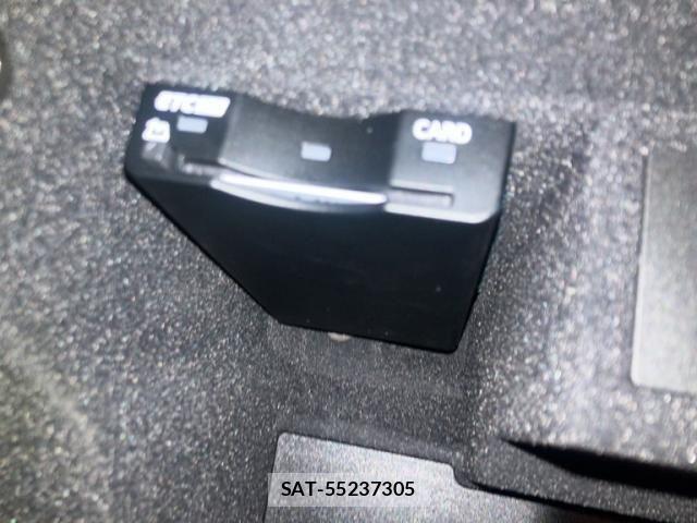 Audi Q3 2025-04 7391400-7