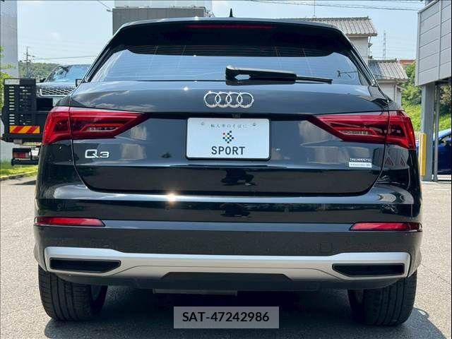 Audi Q3 2021-05 7499607-13