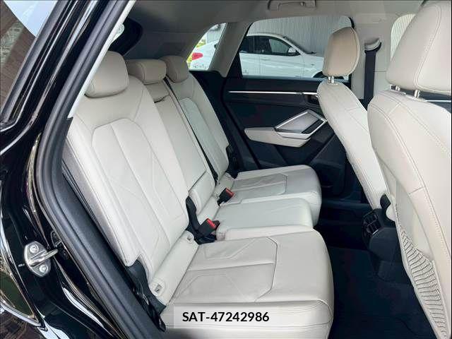 Audi Q3 2021-05 7499607-6
