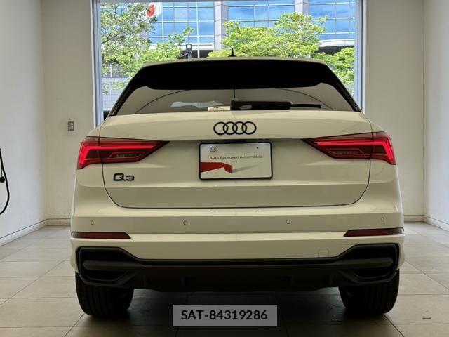 Audi Q3 2025-10 7720970-14