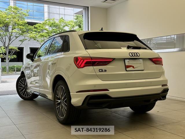 Audi Q3 2025-10 7720970-2