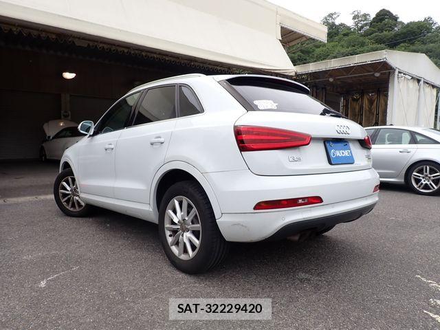 Audi Q3 2013-12 7720967-2