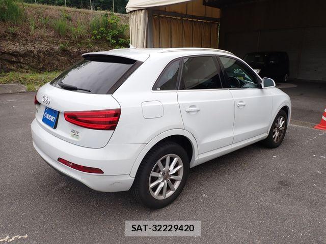 Audi Q3 2013-12 7720967-6