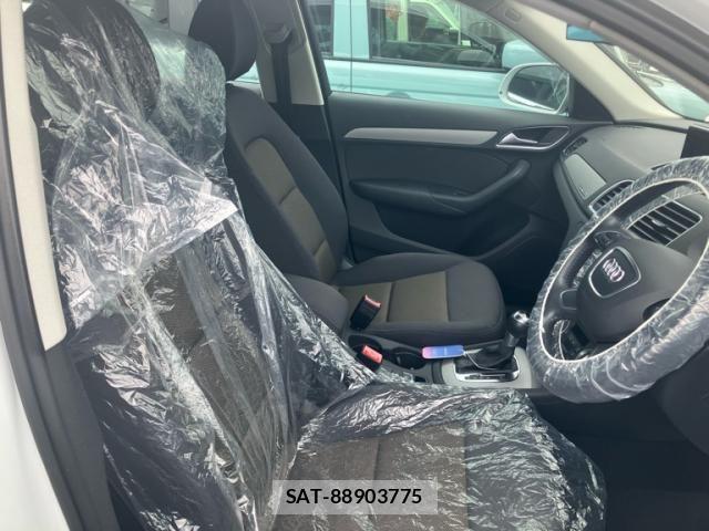 Audi Q3 2012-05 7875358-15