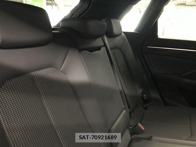 Audi Q3 2023-03 7960325-9
