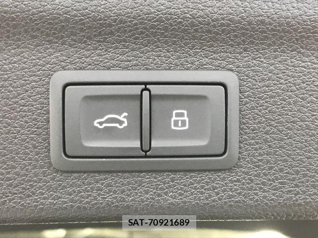 Audi Q3 2023-03 7960325-26