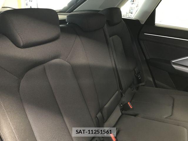 Audi Q3 2024-03 7960562-12