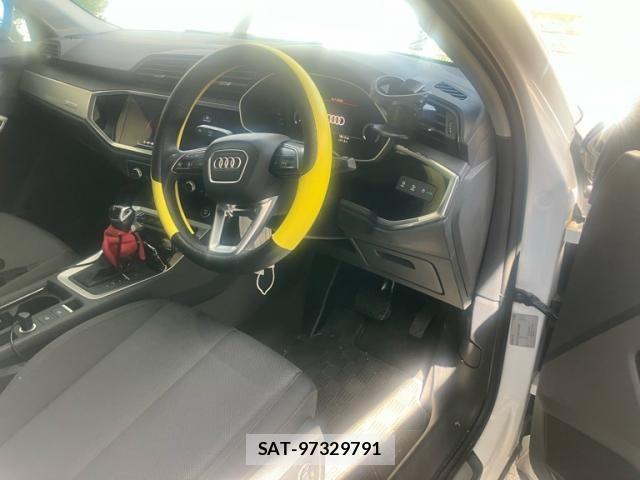 Audi Q3 2023-09 8034470-9