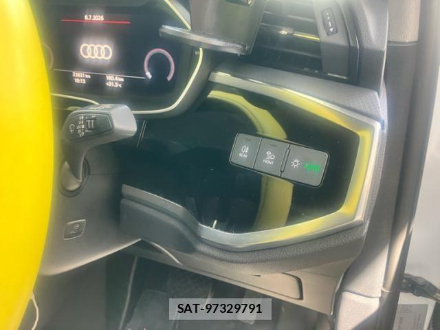 Audi Q3 2023-09 8034470-11