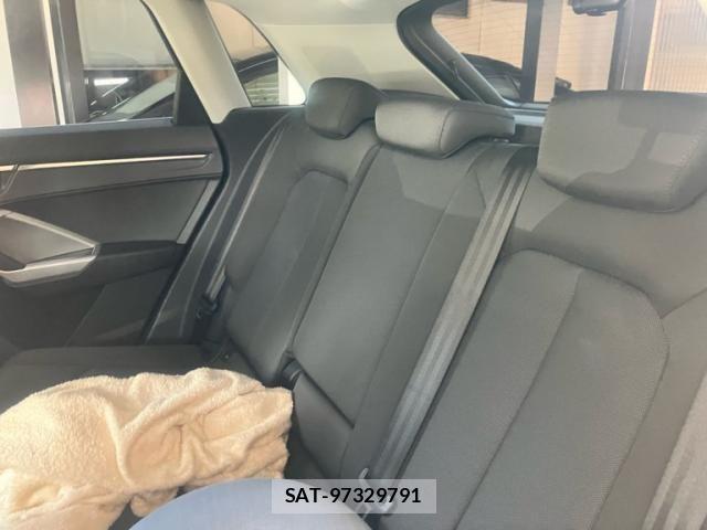 Audi Q3 2023-09 8034470-24