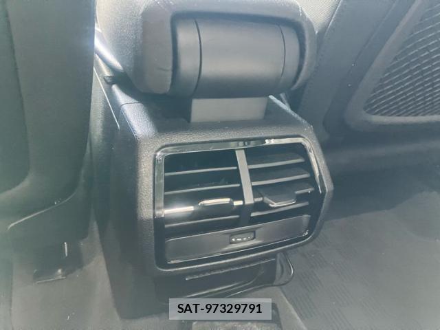 Audi Q3 2023-09 8034470-25