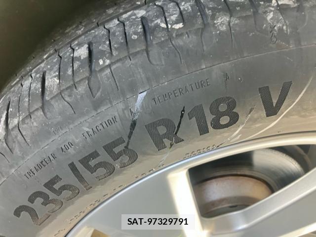 Audi Q3 2023-09 8034470-8