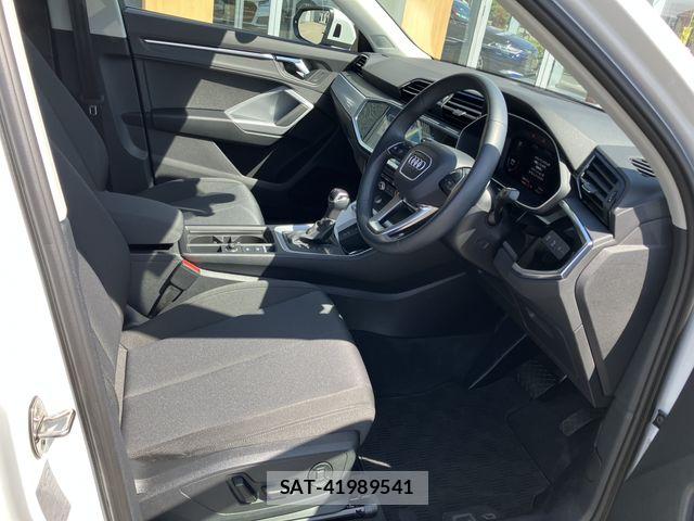 Audi Q3 2021-11 8072912-9