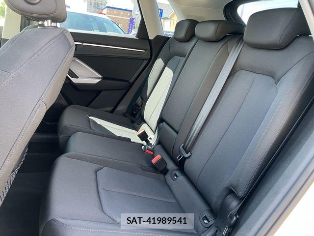 Audi Q3 2021-11 8072912-16