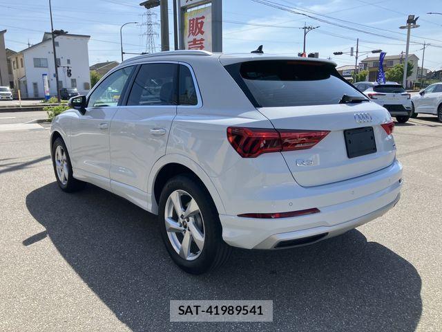 Audi Q3 2021-11 8072912-7