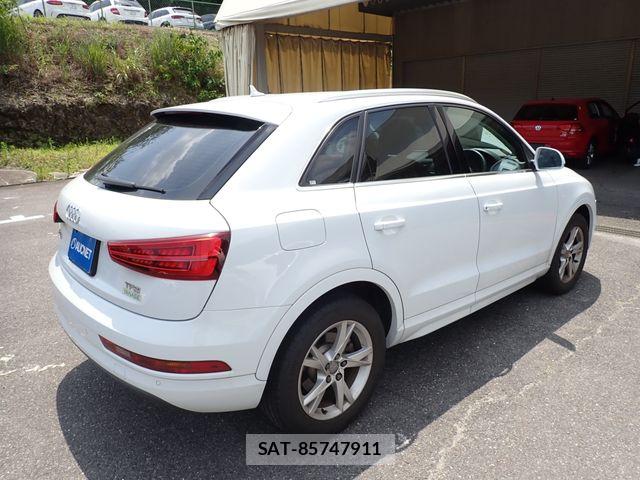 Audi Q3 2015-07 8072909-6