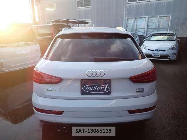 Audi Q3 2015-07 8098066-6